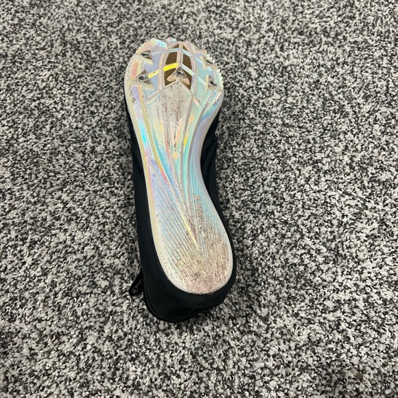 Brooks sprinting spikes. Good condition (Price can be negotiable) - Picture 3 of 5